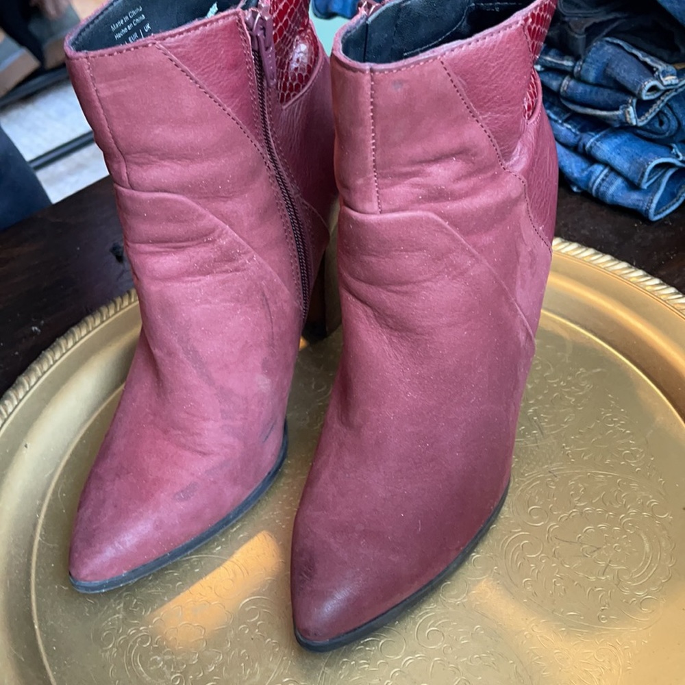 Also booties - Picture 3 of 7